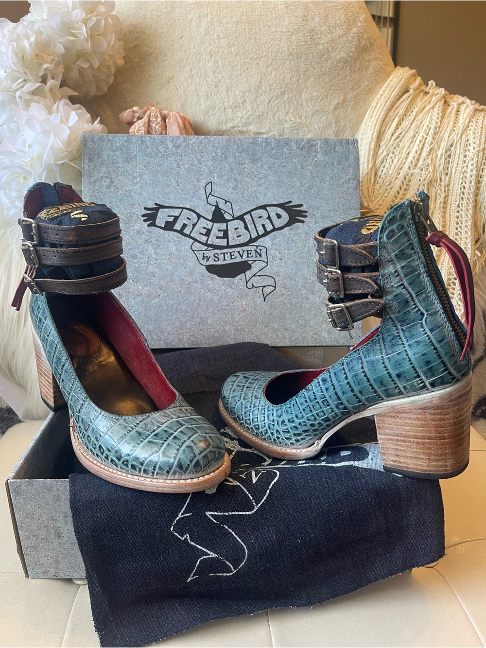Freebird LIKE NEW/RETIRED Randi Limited-Edition in Turquoise Croco MSRP$245 - Picture 3 of 10